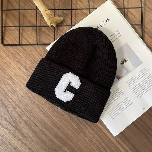 Korean version simple big C letter woolen hat for autumn and winter season, warm and ear protecting knitted hat for comfort